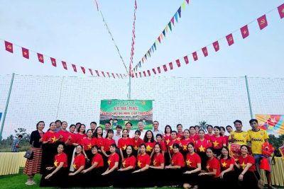 LỄ KHÁNH TH BẾ ÀNH SÂN BÓNG CỎ NHÂN TẠO VÀ BẾ MẠC GIẢI BÓNG ĐÁ MINI CẤP TRƯỜNG